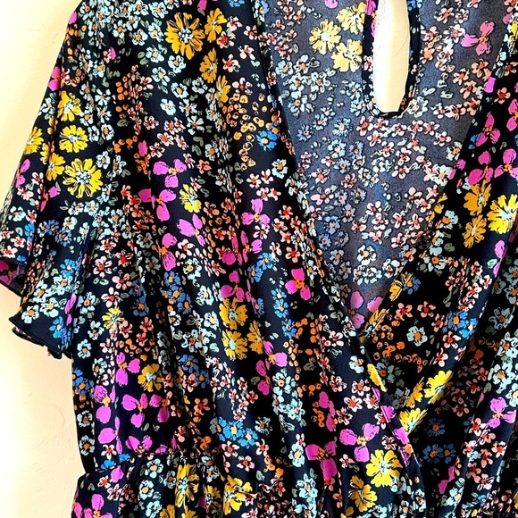 NWOT Black Floral Wrap Front Elastic Waist Wide Leg Pants Romper Sz 2X - Picture 3 of 10